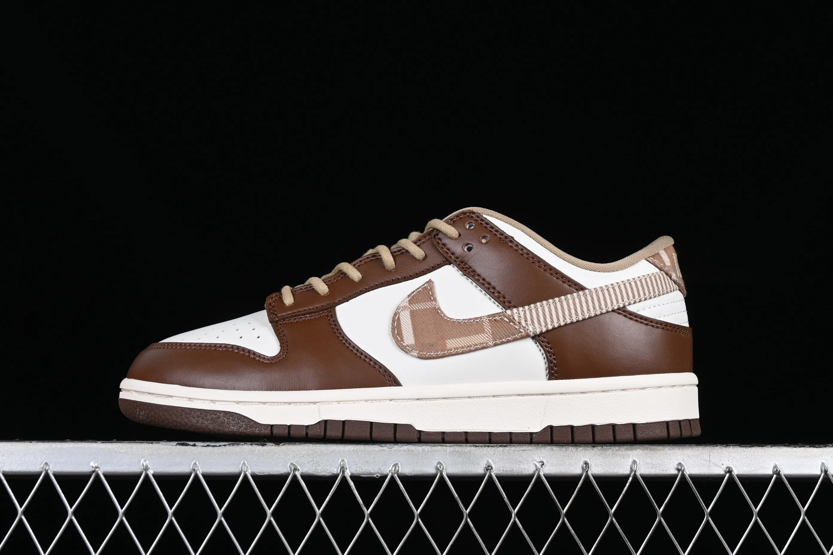 All categories Nk SB Dunk series Nk SB Dunk Low low-top sneakers F version Nk Dunk Low "Brown Plaid" white and brown stitching SB low-top casual sneakers FV3653-191